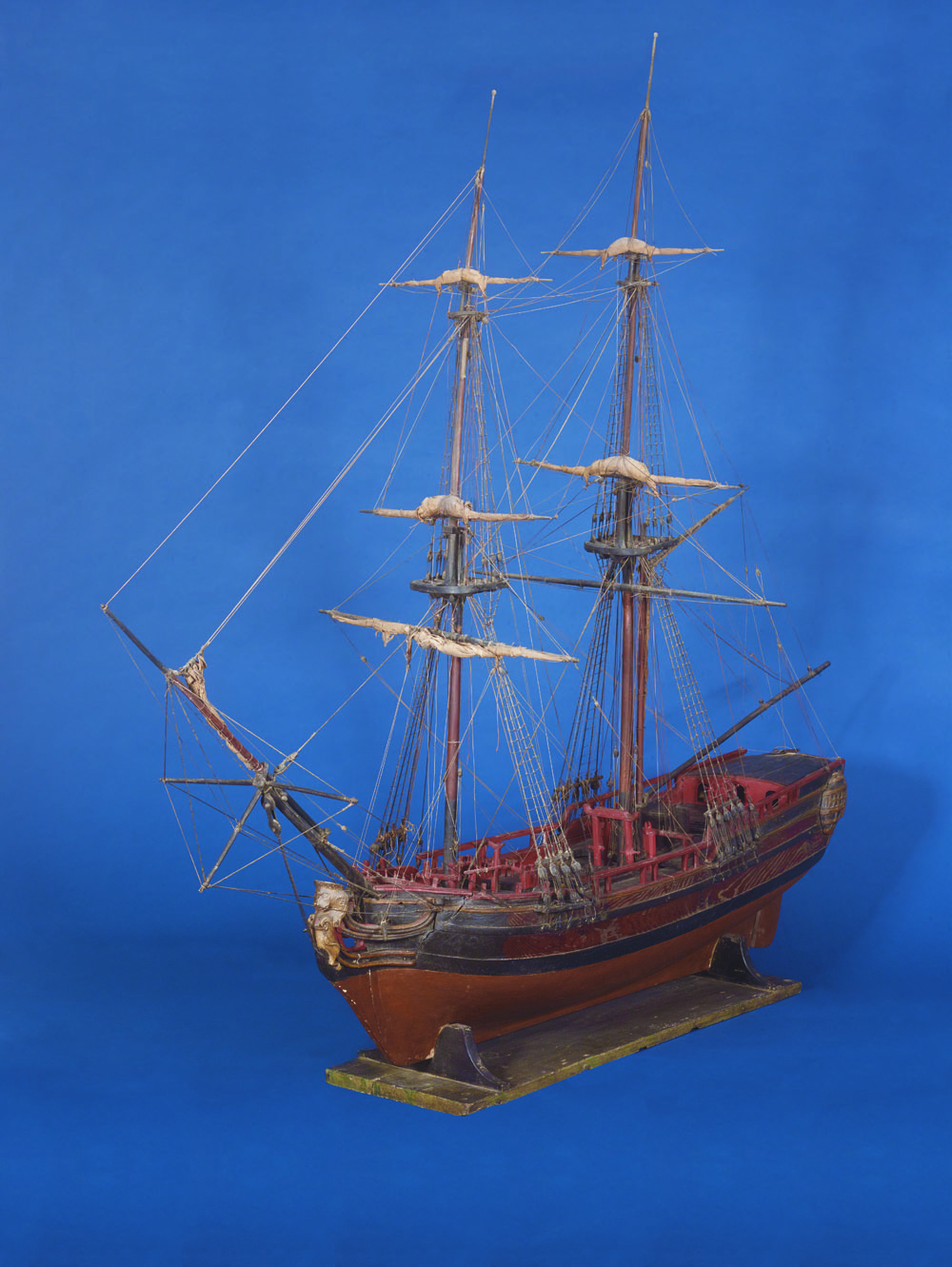 Le FA maquette dun brick utilisé pour le commerce au long cours et la traite négrière Honfleur musée de la Marine Illustria